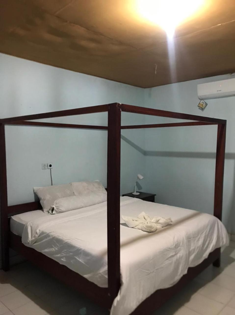 Kurnia Family Homestay & Restaurant! Huu Екстериор снимка