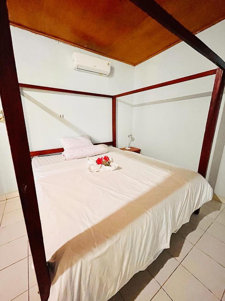 Kurnia Family Homestay & Restaurant! Huu Екстериор снимка